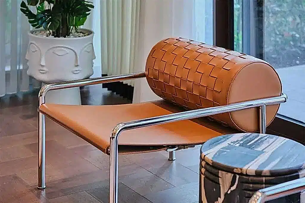 Özel tasarım deri dokunuşla mikro lüks dekorasyonun temelidir.